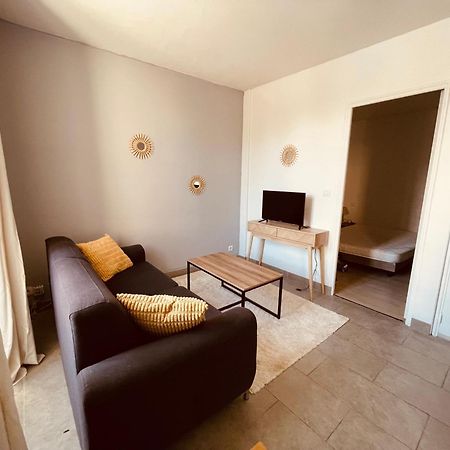Albuconis 2 Appartement 1 Chambre اوبيسون المظهر الخارجي الصورة