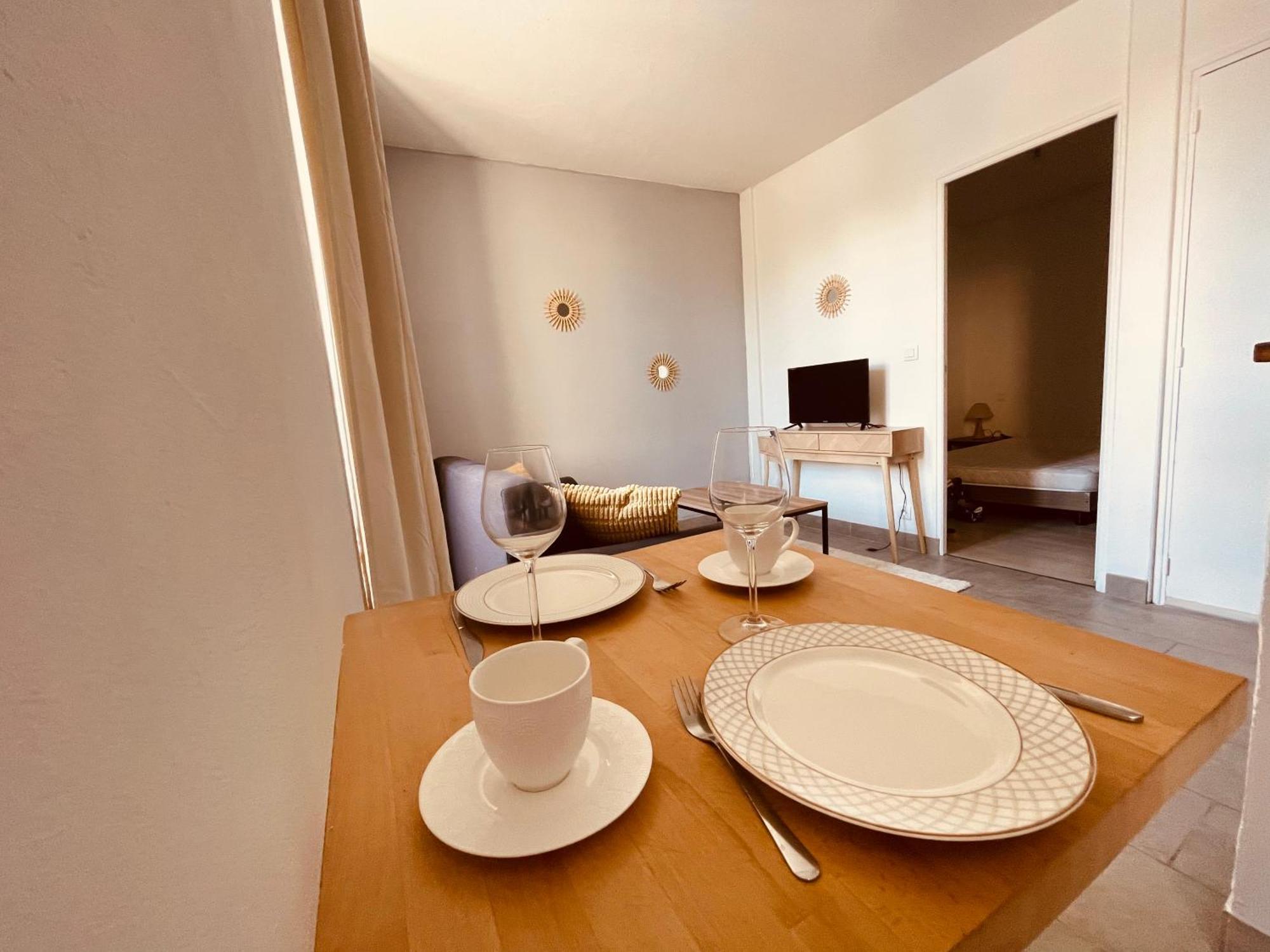 Albuconis 2 Appartement 1 Chambre اوبيسون المظهر الخارجي الصورة